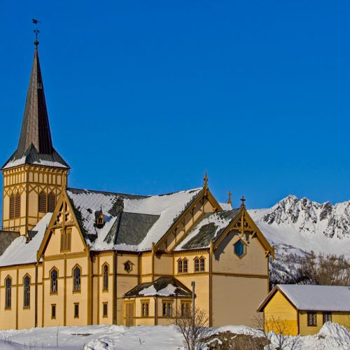 Vågan kirke | Lofotkatedralen | größte Holzkirche nördlich von Trondheim