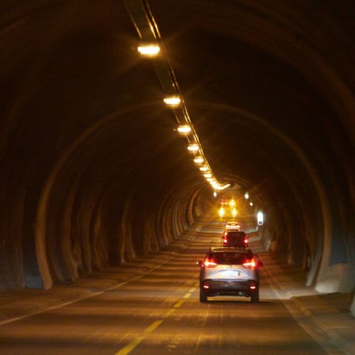 auch im Nordkaptunnel Kolonnenfahren
