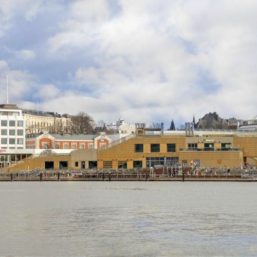 Freibad Helsinki im Februar geöffnet. Und besucht!